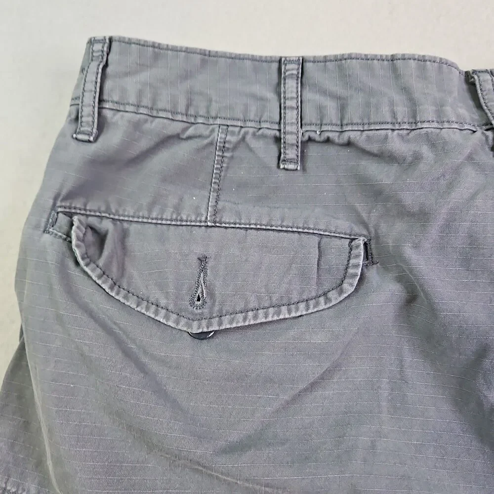 Vintage Y2K Levi Strauss & Co. Cargo Shorts Size 38 Gray Snap Button Pockets